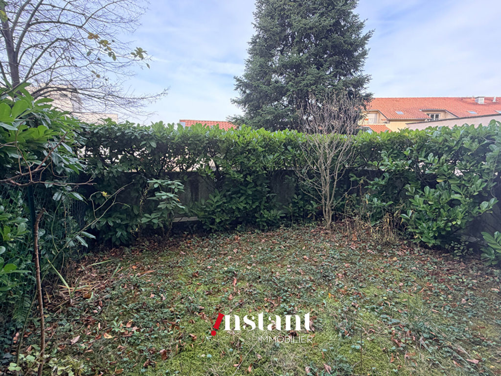 Exclusivité – Place Commandant Arnaud – T3 avec deux jardins