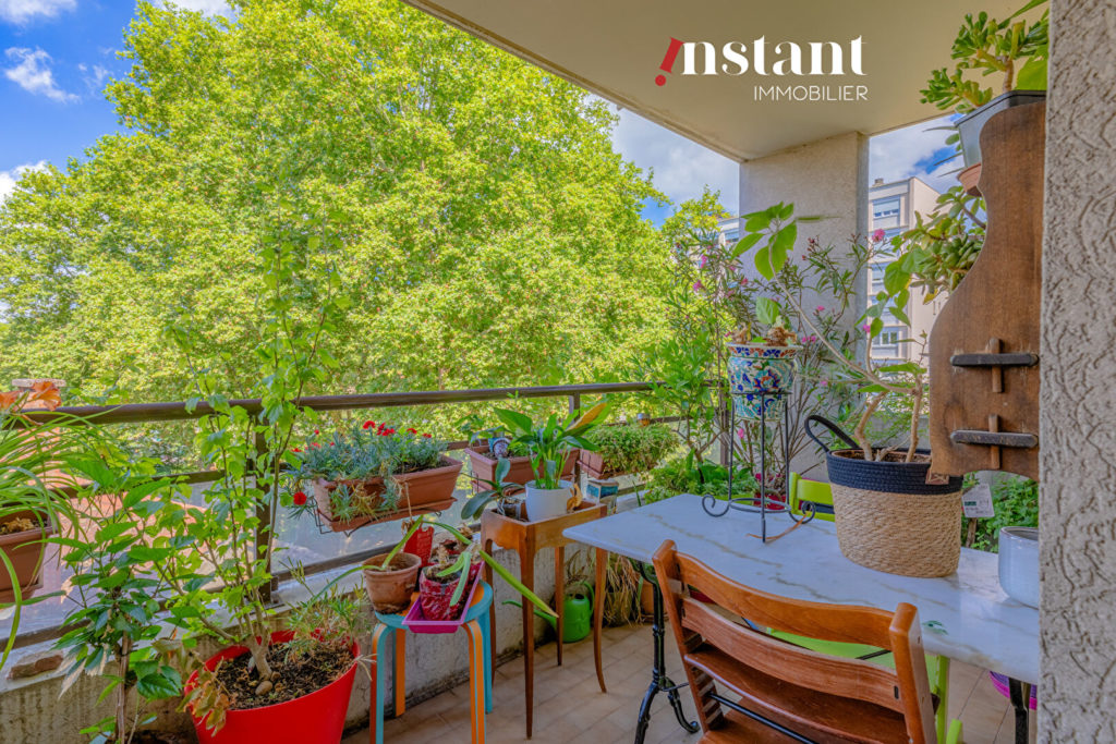 T5 4 chambres grand balcon