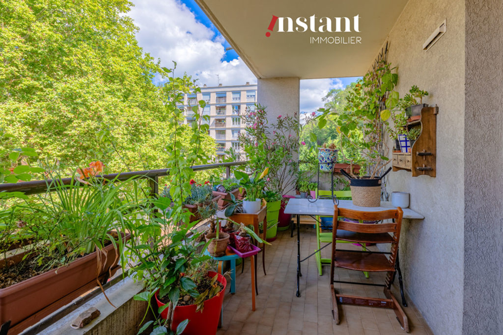 T5 4 chambres grand balcon