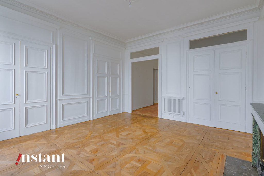 Co-Exclusivité – T3 hausmanien avec balcon – Foch