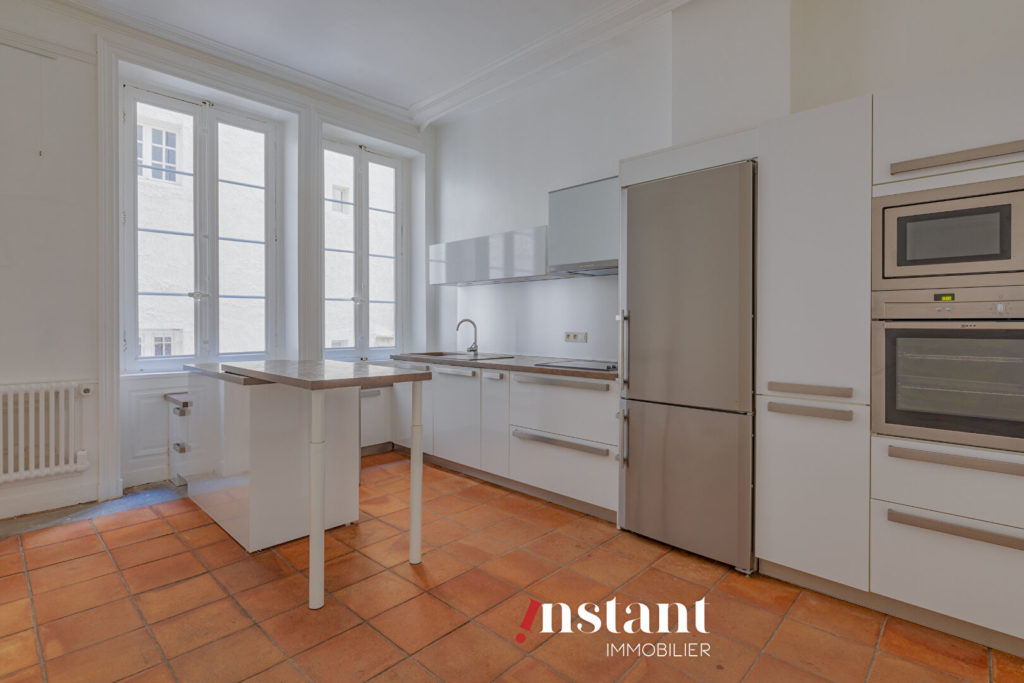 Co-Exclusivité – T3 hausmanien avec balcon – Foch