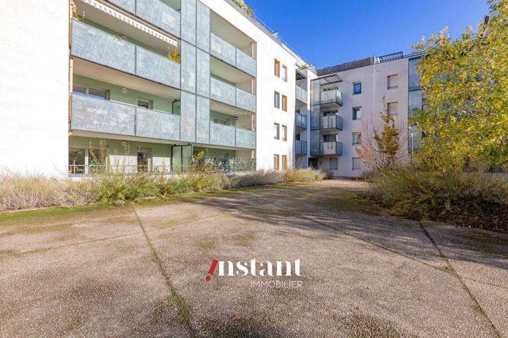 Beau T2 meublé avec balcon et garage