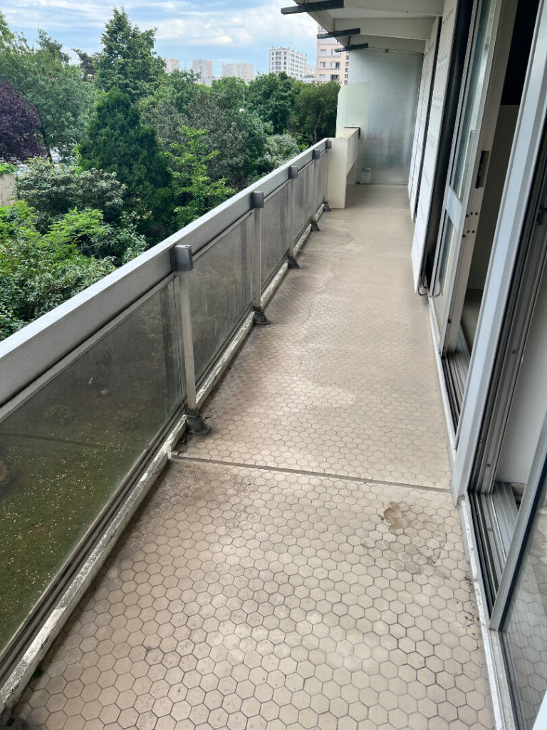 LYON 8 : T3 + parking