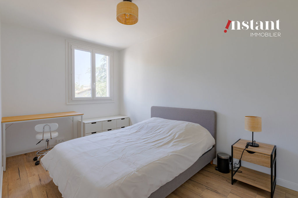 Chambre en colocation dans T5 BRON CENTRE