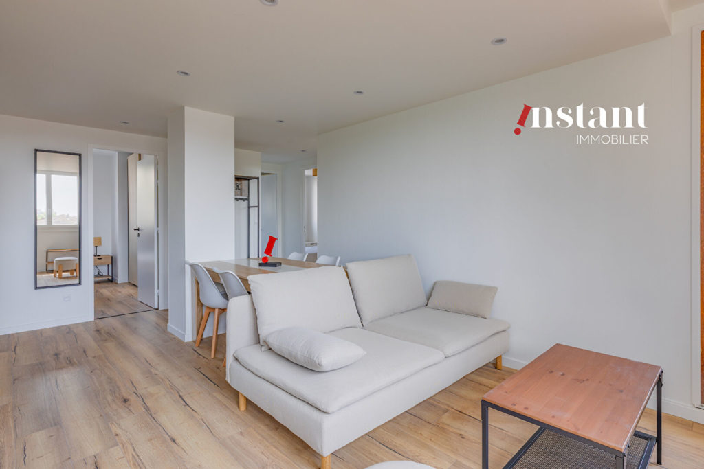 Chambre en colocation dans T5 BRON CENTRE