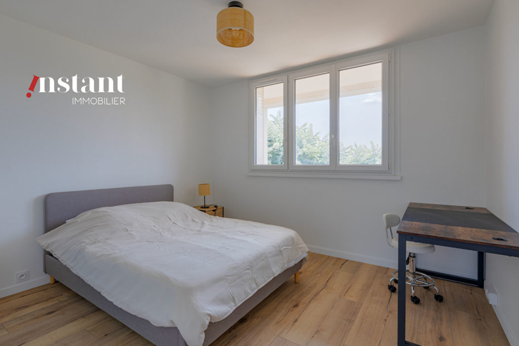 Chambre en colocation dans T5 BRON CENTRE