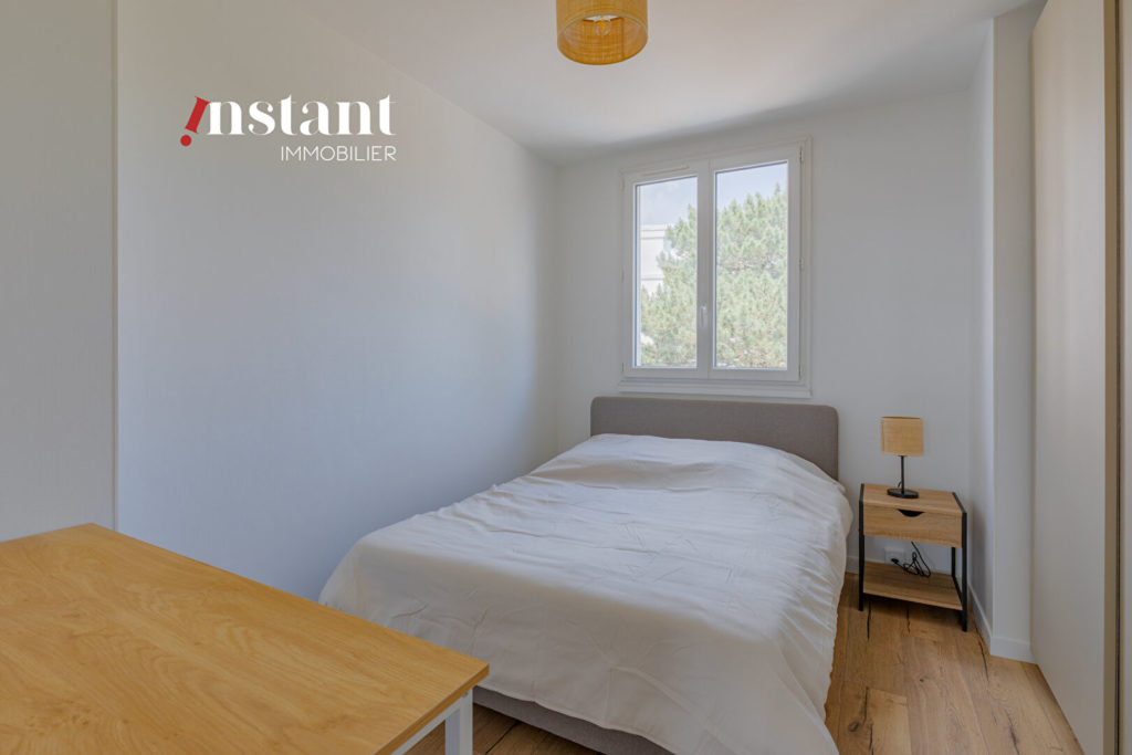 Chambre en colocation dans T5 BRON CENTRE