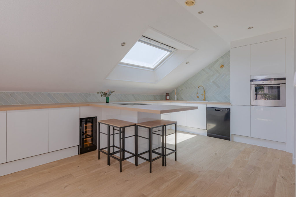 Superbe T5 en duplex de 128m2 avec terrasse – République/Gratte ciel
