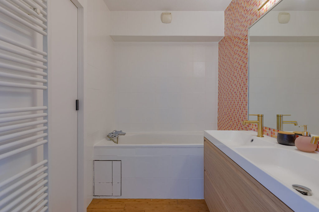 Superbe T5 en duplex de 128m2 avec terrasse – République/Gratte ciel