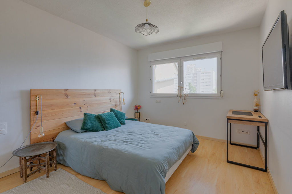 Superbe T5 en duplex de 128m2 avec terrasse – République/Gratte ciel