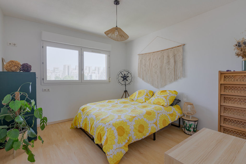 Superbe T5 en duplex de 128m2 avec terrasse – République/Gratte ciel