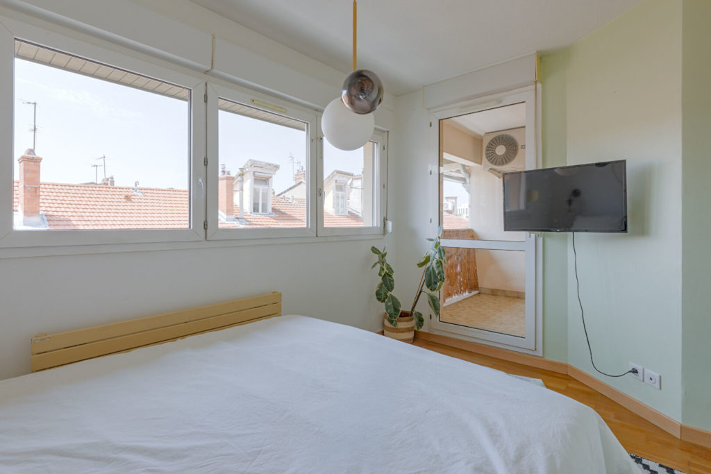 Superbe T5 en duplex de 128m2 avec terrasse – République/Gratte ciel