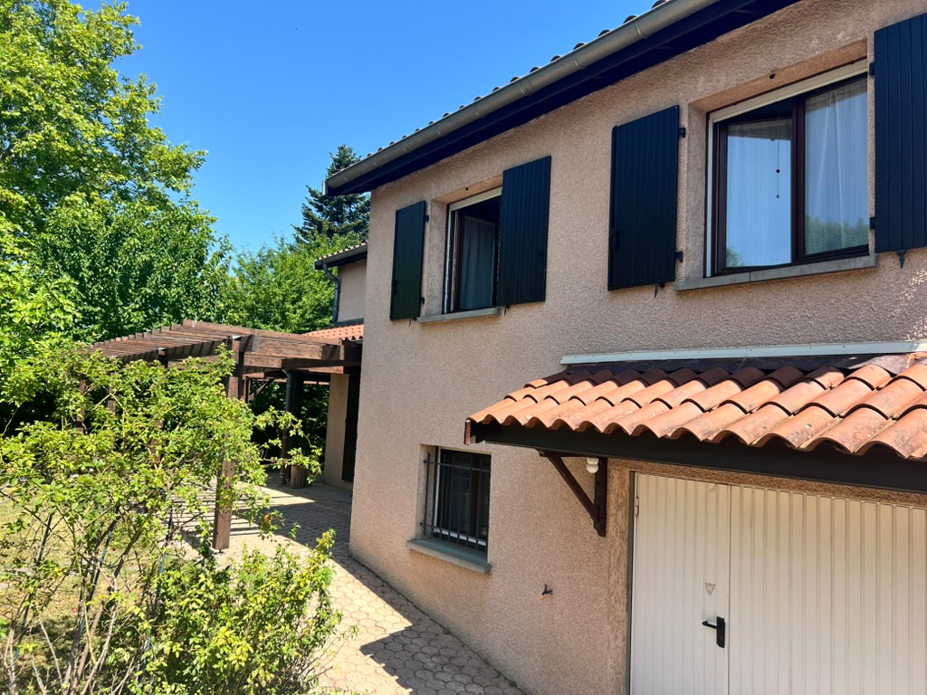 St priest – maison de 140 m²