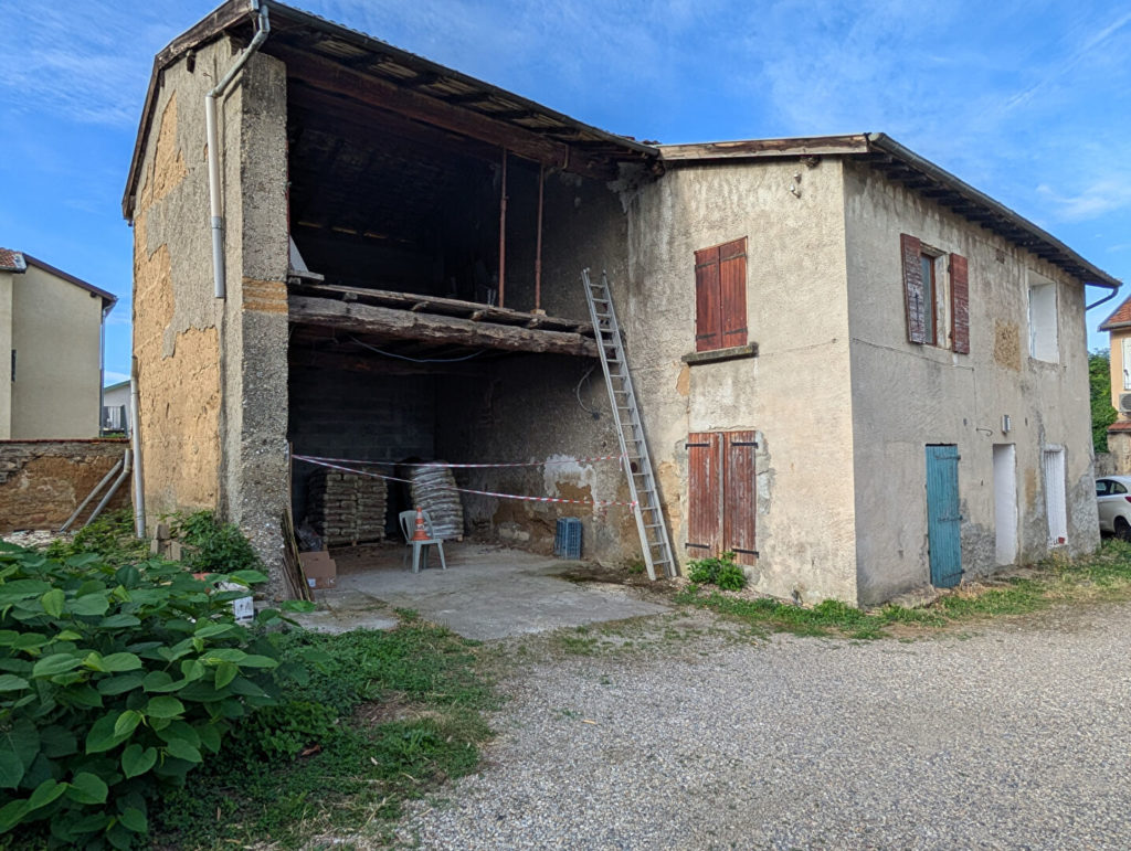 Exclusivité – Maison avec espace à aménager – Saint-Priest Village