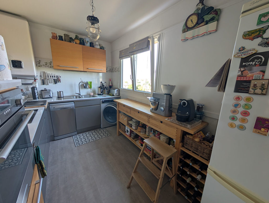VILLEURBANNE T3 DE 69 m2 + PARKING