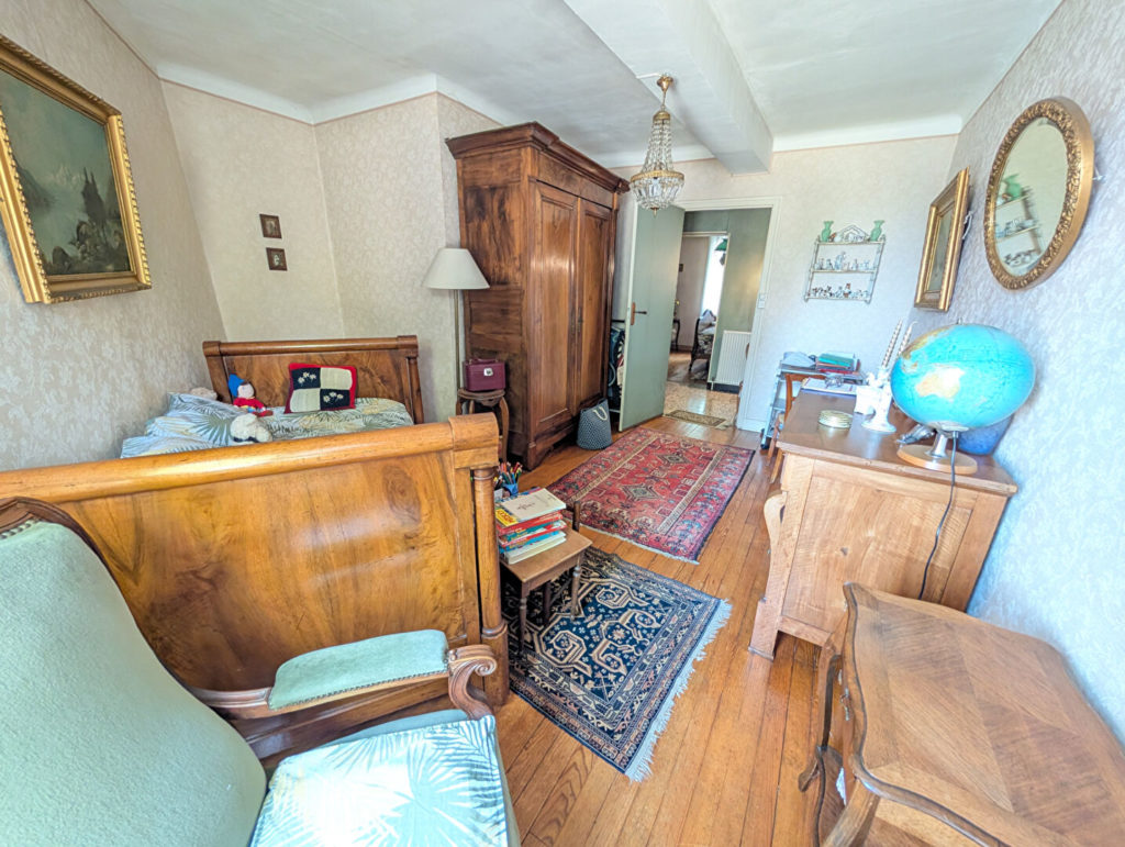 SOUS COMPROMIS : Maison 120 m2 sur terrain de 181 m² – Meyzieu