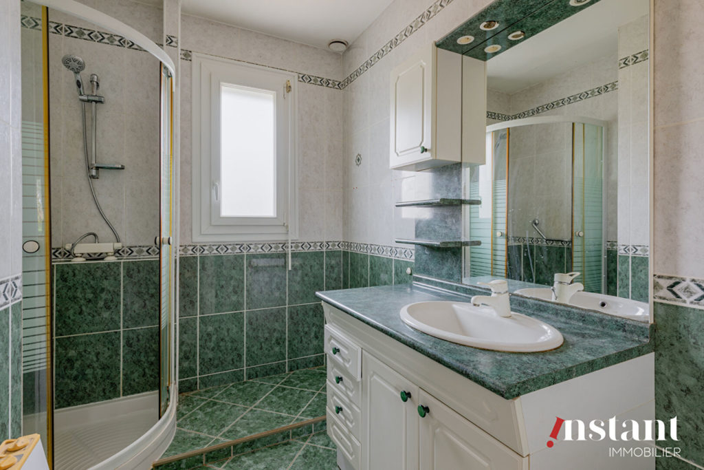 Exclusivité – Maison Meyzieu T4 – terrain 625m2 et piscine