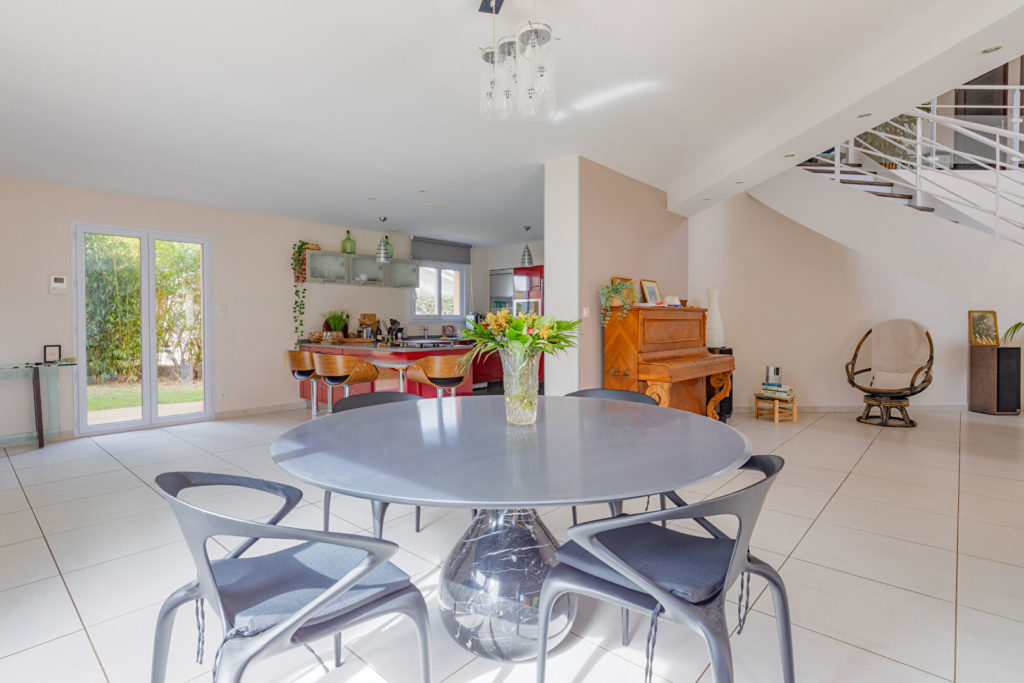 Exclusivité – Maison de 300 M² sur terrain de 2500 M²