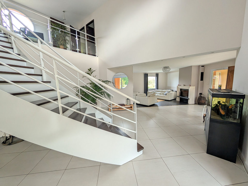 Exclusivité – Maison de 300 M² sur terrain de 2500 M²