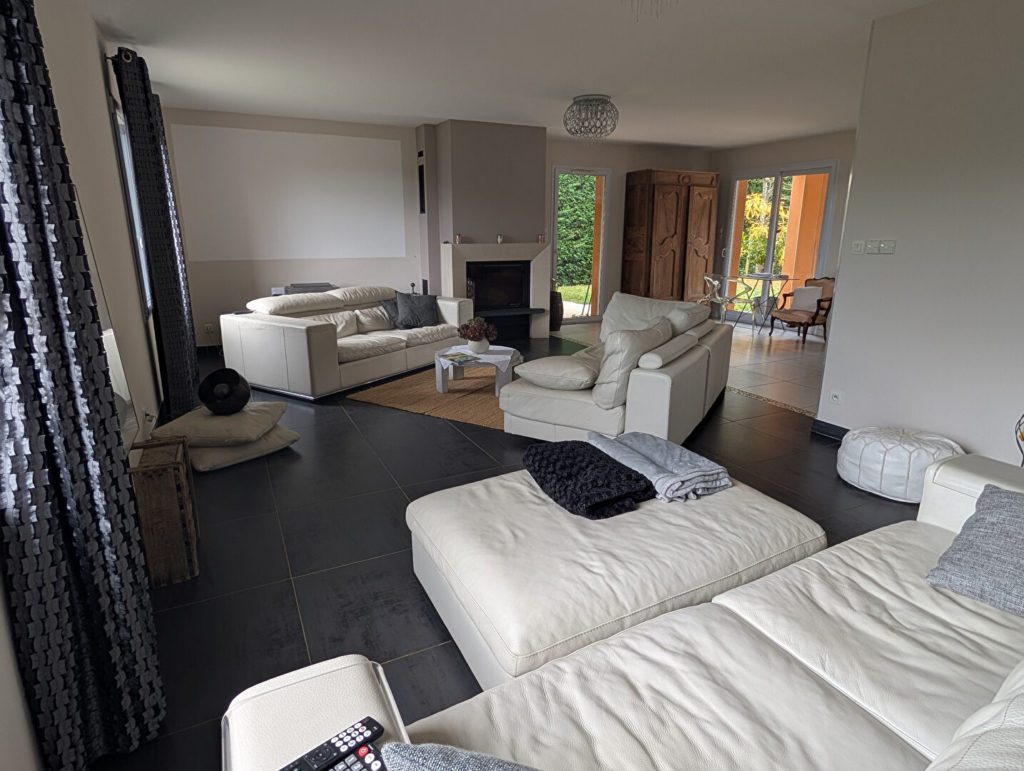 Exclusivité – Maison de 300 M² sur terrain de 2500 M²