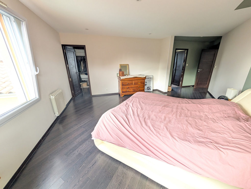 Exclusivité – Maison de 300 M² sur terrain de 2500 M²