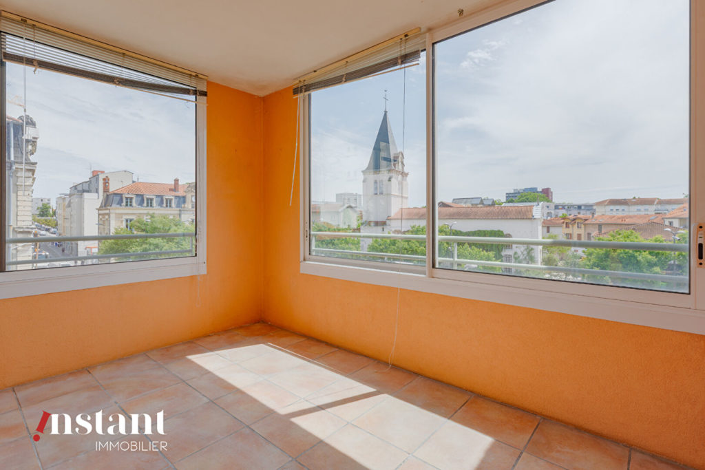 Grand T3 avec loggia à 10 min de gare de Vénissieux