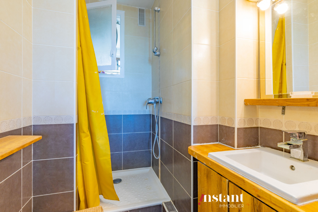 T4 3chambres au pied du métro Gratte Ciel