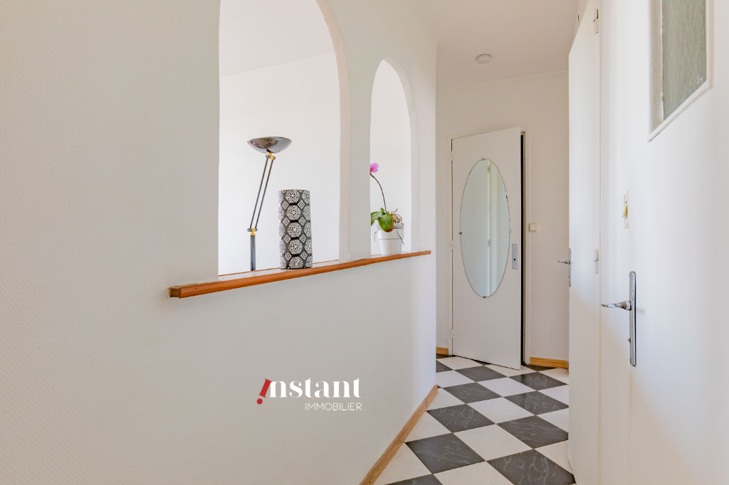 T4 3chambres au pied du métro Gratte Ciel