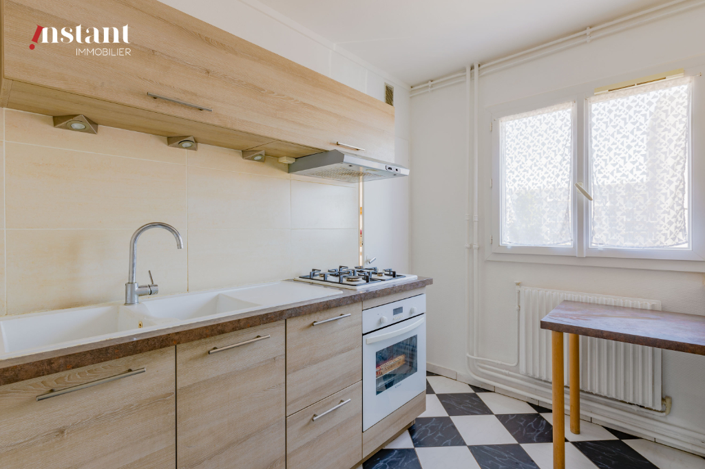 T4 3chambres au pied du métro Gratte Ciel