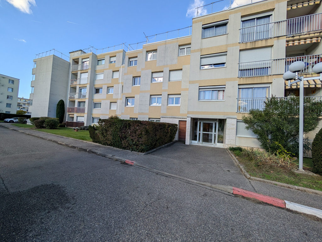 Exclusivité – T4 avec parking – Saint-Priest Revaison