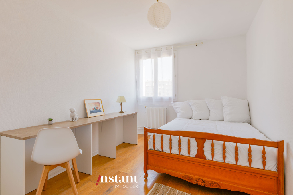 T4 3chambres au pied du métro Gratte Ciel