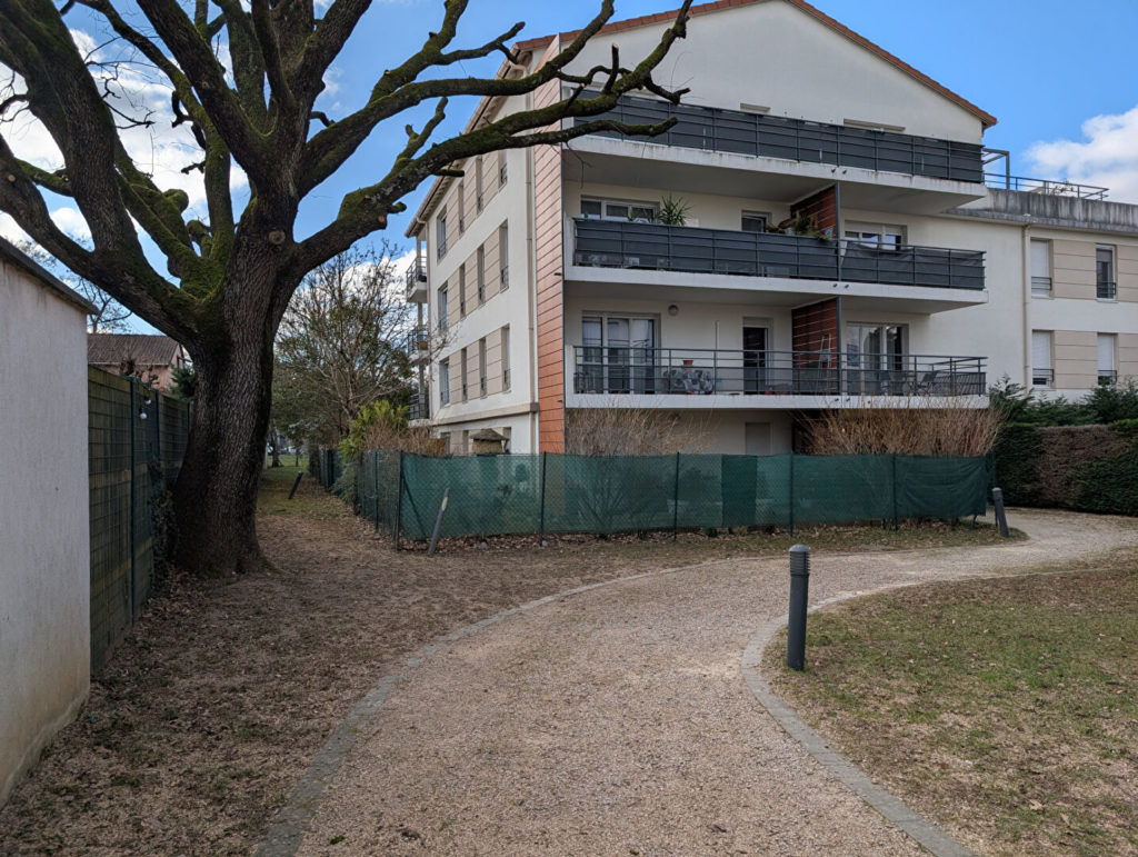 Appartement Saint Priest : T3 de 57 m2 + jardin de 108 m²