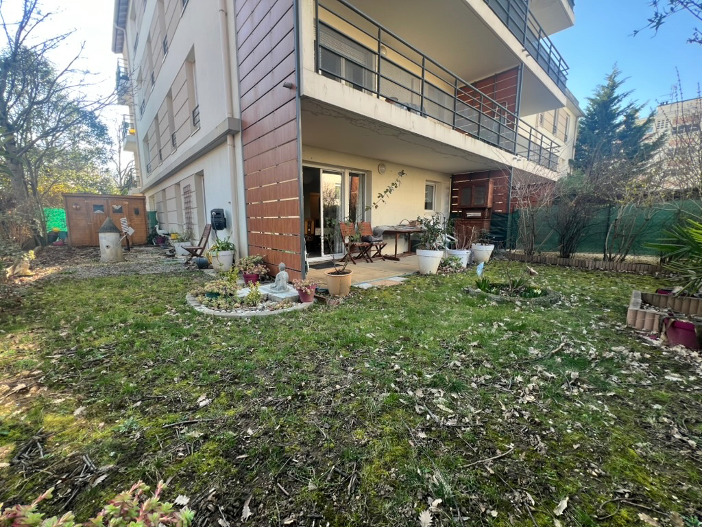 Appartement Saint Priest : T3 de 57 m2 + jardin de 108 m²