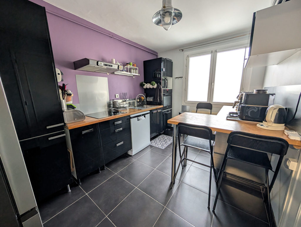 VILLEURBANNE GRANDCLEMENT : T4 75 M² + CAVE + PARKING