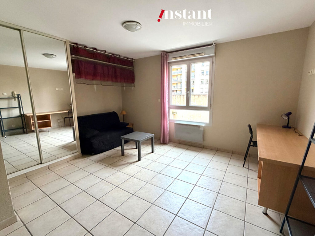 T1 – Proche Métro Valmy