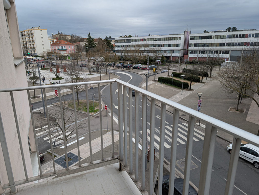 Exclusivité – T5 de 99m² avec cave et garage – Saint-Priest Centre