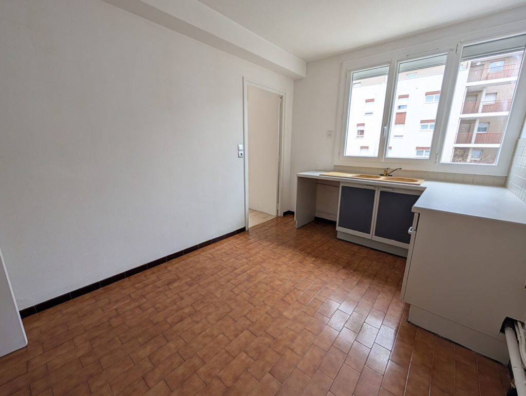 Exclusivité – T5 de 99m² avec cave et garage – Saint-Priest Centre