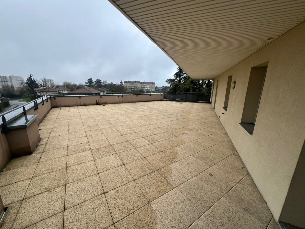 T5 en duplex avec terrasse – Rillieux-la-Pape
