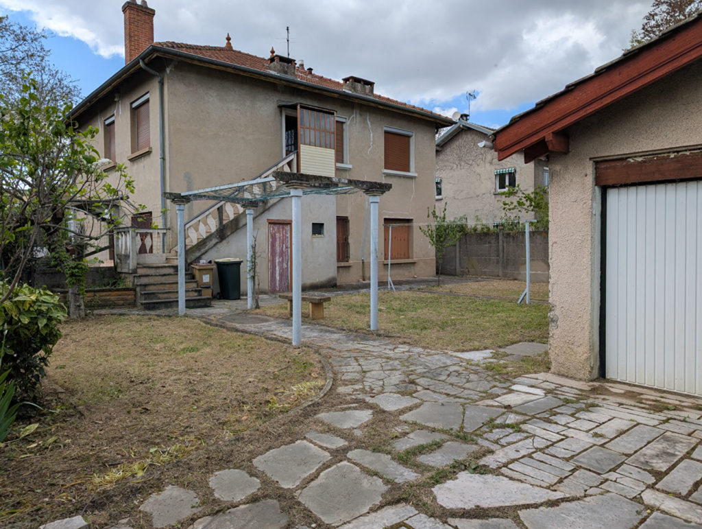 PARILLY : MAISON DE 179 M² SUR TERRAIN DE 547 M²