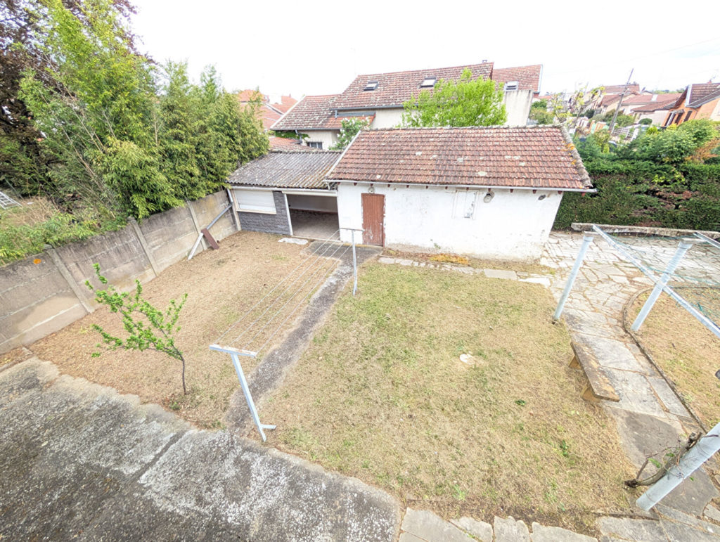 PARILLY : MAISON DE 179 M² SUR TERRAIN DE 547 M²