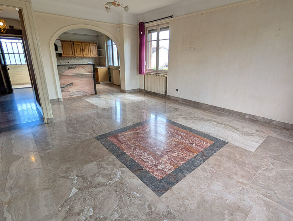 PARILLY : MAISON DE 179 M² SUR TERRAIN DE 547 M²