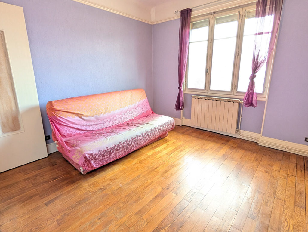 PARILLY : MAISON DE 179 M² SUR TERRAIN DE 547 M²