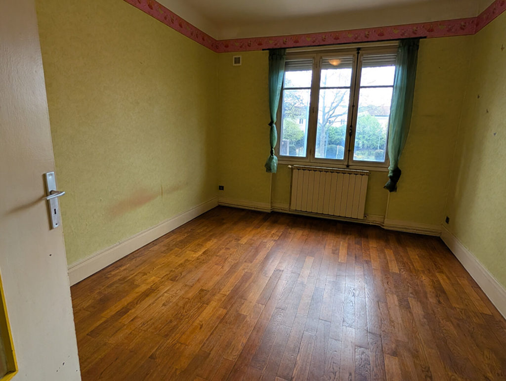 PARILLY : MAISON DE 179 M² SUR TERRAIN DE 547 M²