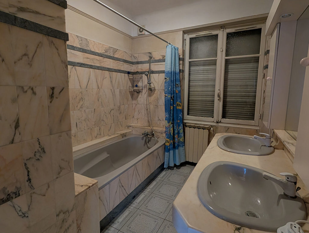 PARILLY : MAISON DE 179 M² SUR TERRAIN DE 547 M²