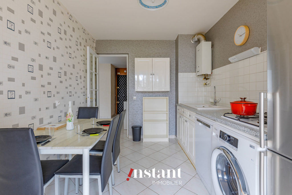 Chambre en colocation dans T3 avec balcon Arrêt Rebufer