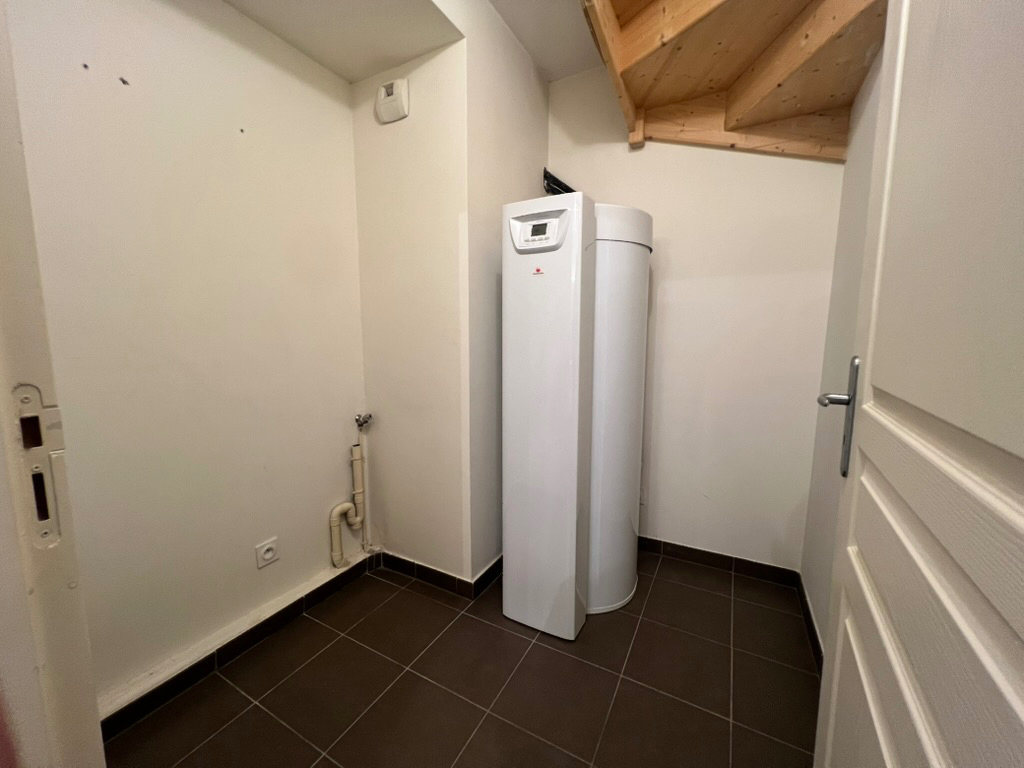 Duplex _Civrieux 5 pièce(s) 108 m2