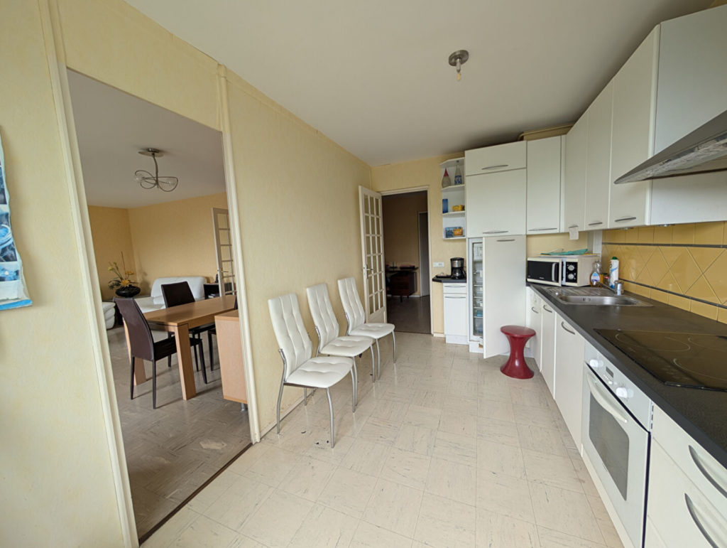 LYON 5 : T4 DE 70 M² + PARKING + CAVE