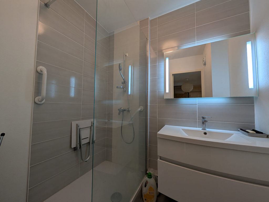 LYON 5 : T4 DE 70 M² + PARKING + CAVE