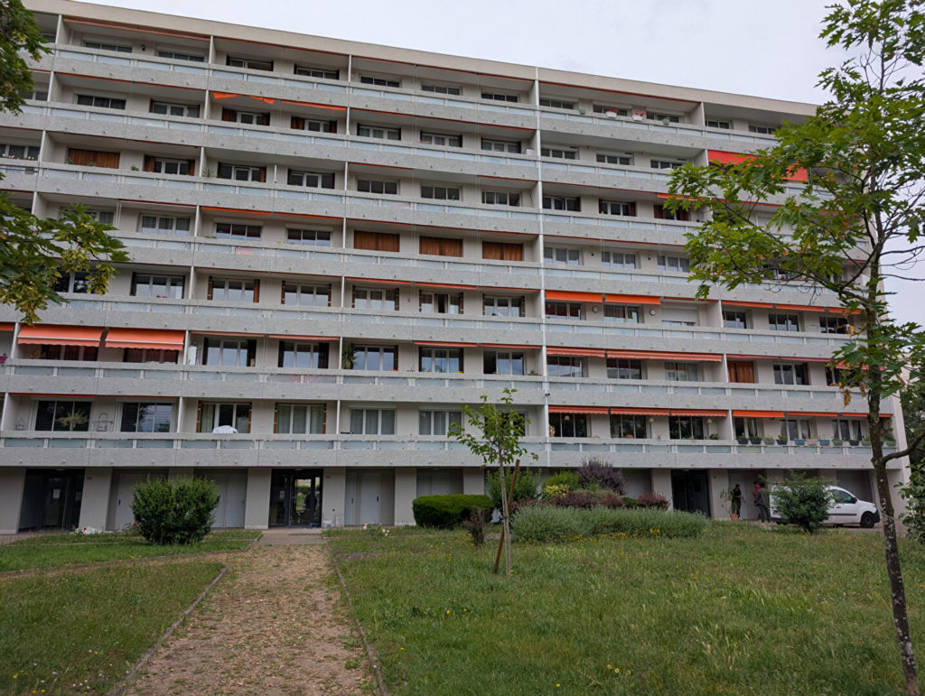 LYON 5 : T4 DE 70 M² + PARKING + CAVE