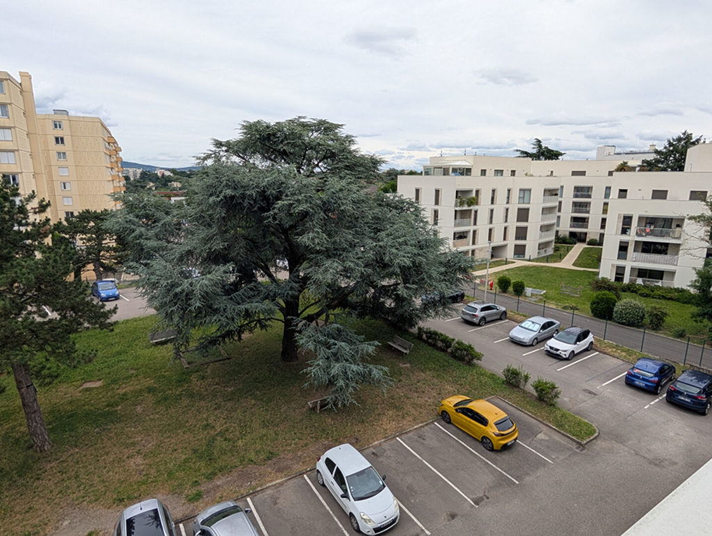 LYON 5 : T4 DE 70 M² + PARKING + CAVE